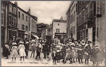 rue de la république darney